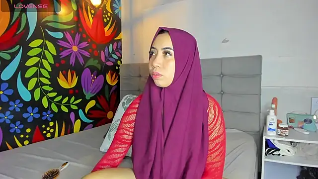 Sweet hot mia online show from 02-13-25, 07:42