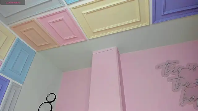 Snapshot of KatieNolan_1 chatting on 05-12-26, 06:49 KatieNolan 1 online show from 05-12-26, 06:49