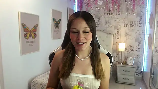 Snapshot of Ivyy_Crystal chatting on 01-27-25, 08:17 Ivyy Crystal online show from 01-27-25, 08:17