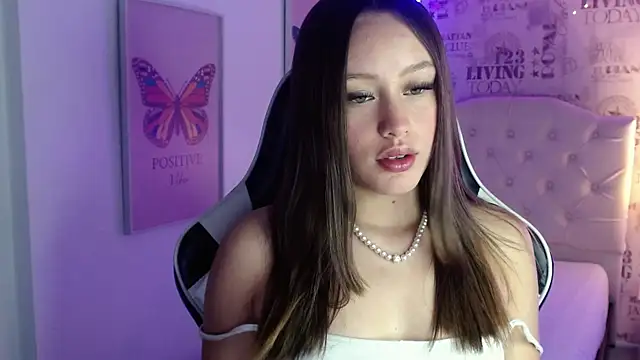 Snapshot of Ivyy_Crystal chatting on 02-10-25, 11:45 Ivyy Crystal online show from 02-10-25, 11:45