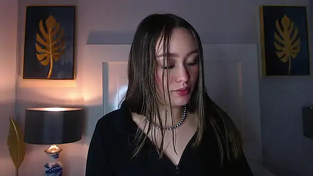 Snapshot of Ivyy_Crystal chatting on 03-18-25, 04:04 Ivyy Crystal online show from 03-18-25, 04:04