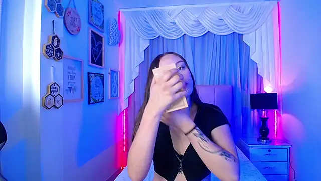 Snapshot of Ivyy_Crystal chatting on 11-26-25, 08:43 Ivyy Crystal online show from 11-26-25, 08:43