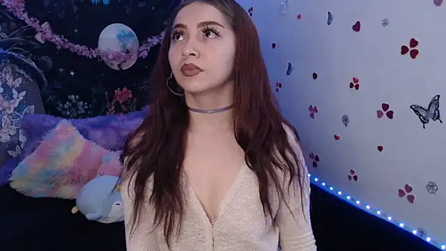 Snapshot of Emillyy_m chatting on 09-20-25, 10:11 Emillyy m online show from 09-20-25, 10:11