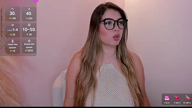 Snapshot of thaliafox_ chatting on 01-09-25, 11:45 thaliafox online show from 01-09-25, 11:45