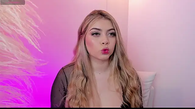 Snapshot of thaliafox_ chatting on 02-19-25, 09:36 thaliafox online show from 02-19-25, 09:36