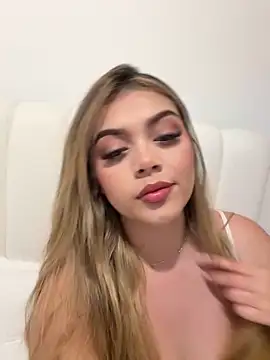 Snapshot of thaliafox_ chatting on 03-20-25, 04:51 thaliafox online show from 03-20-25, 04:51