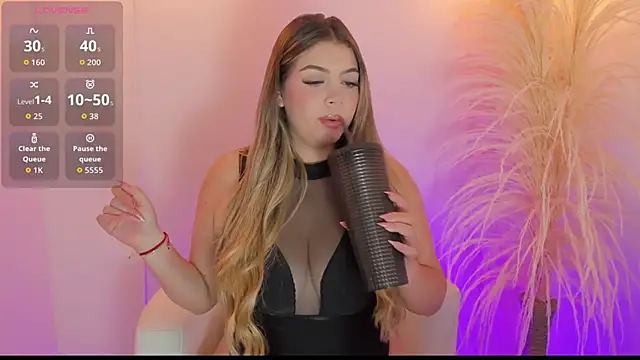 Snapshot of thaliafox_ chatting on 09-24-25, 07:39 thaliafox online show from 09-24-25, 07:39