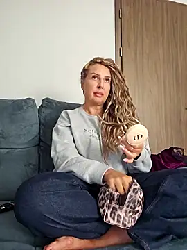 MariaRichi  online show from 10-07-25, 08:33