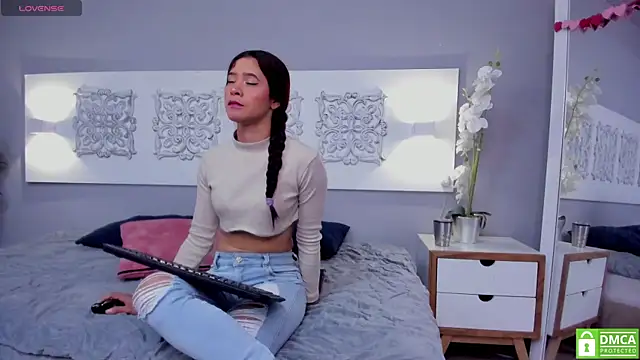 Snapshot of adelaa_11 chatting on 02-19-25, 12:22 adelaa 11 online show from 02-19-25, 12:22