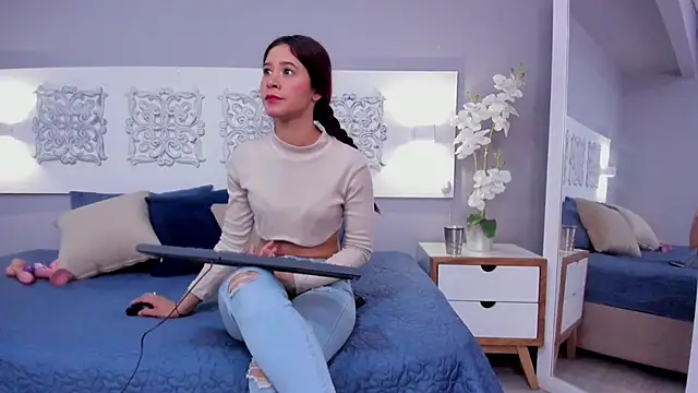 Snapshot of adelaa_11 chatting on 03-17-25, 12:57 adelaa 11 online show from 03-17-25, 12:57