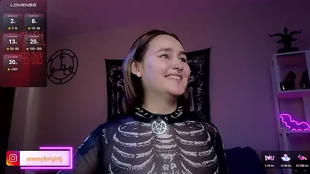 Snapshot of Emmybrightj_ chatting on 03-22-25, 02:37 Emmybrightj online show from 03-22-25, 02:37