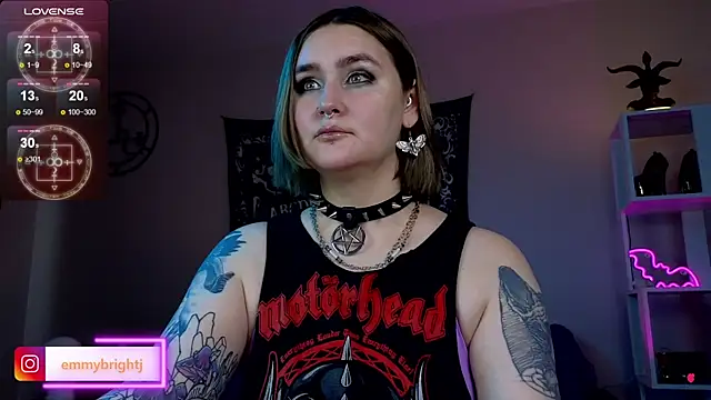 Snapshot of Emmybrightj_ chatting on 03-23-25, 03:54 Emmybrightj online show from 03-23-25, 03:54