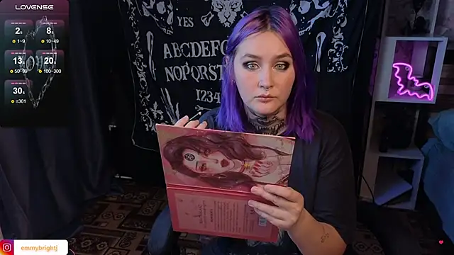 Snapshot of Emmybrightj_ chatting on 09-15-25, 05:51 Emmybrightj online show from 09-15-25, 05:51