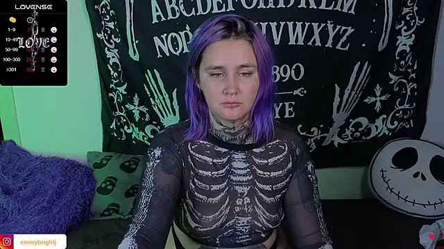 Snapshot of Emmybrightj_ chatting on 09-22-25, 01:07 Emmybrightj online show from 09-22-25, 01:07