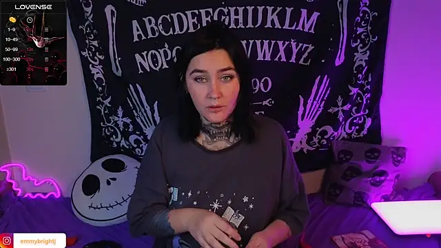 Snapshot of Emmybrightj_ chatting on 09-26-25, 01:09 Emmybrightj online show from 09-26-25, 01:09