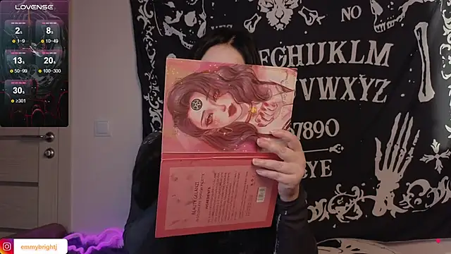 Snapshot of Emmybrightj_ chatting on 10-11-25, 02:00 Emmybrightj online show from 10-11-25, 02:00