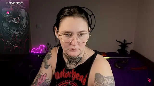 Snapshot of Emmybrightj_ chatting on 12-18-25, 01:55 Emmybrightj online show from 12-18-25, 01:55