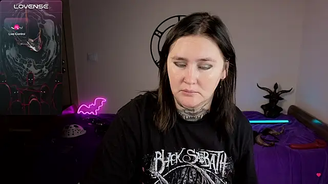 Snapshot of Emmybrightj_ chatting on 12-19-25, 01:12 Emmybrightj online show from 12-19-25, 01:12