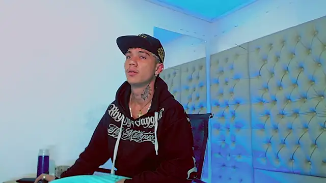 Snapshot of HannibalLester chatting on 02-04-25, 02:49 HannibalLester online show from 02-04-25, 02:49