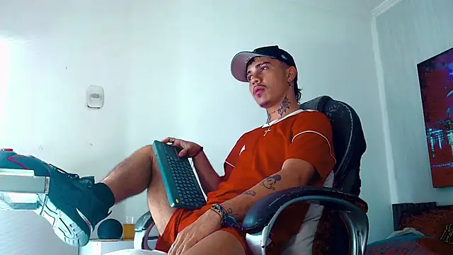 Snapshot of HannibalLester chatting on 03-18-25, 02:04 HannibalLester online show from 03-18-25, 02:04