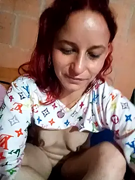 Snapshot of Rachhelle__ chatting on 12-13-24, 02:21 Rachhelle online show from 12-13-24, 02:21