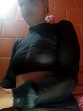 Snapshot of Rachhelle__ chatting on 01-06-25, 12:37 Rachhelle online show from 01-06-25, 12:37