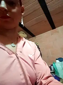 Snapshot of Rachhelle__ chatting on 01-07-25, 02:53 Rachhelle online show from 01-07-25, 02:53