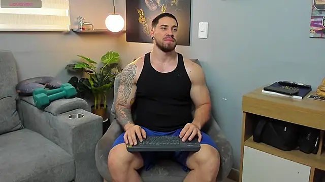 Giorgio-Leone online show from 04-12-26, 08:36