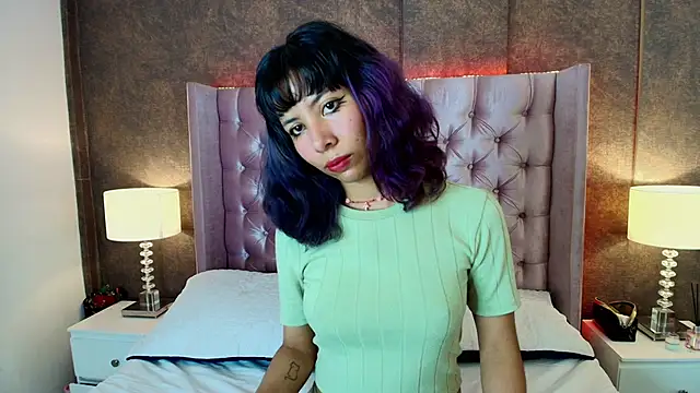 Snapshot of Akane_Uwu chatting on 02-10-25, 12:29 Akane Uwu online show from 02-10-25, 12:29