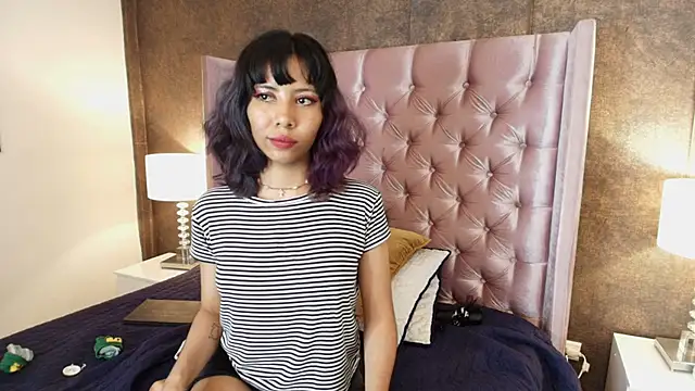 Snapshot of Akane_Uwu chatting on 02-19-25, 04:00 Akane Uwu online show from 02-19-25, 04:00