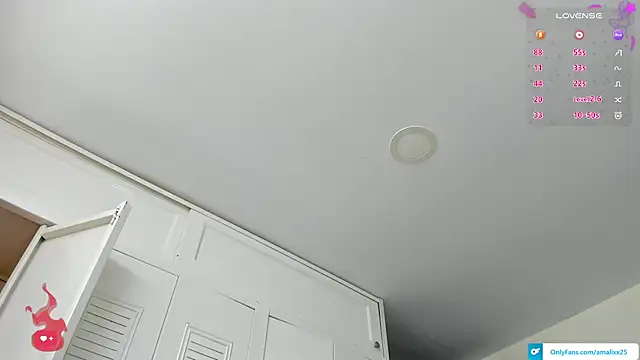 Snapshot of sweet_amalia4 chatting on 12-02-25, 09:32 sweet amalia4 online show from 12-02-25, 09:32