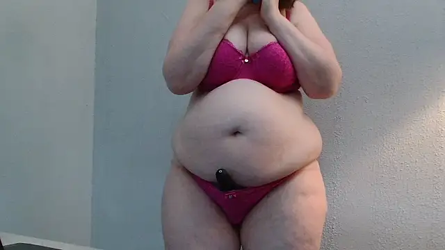 Snapshot of desiree1981 chatting on 07-15-26, 12:21 desiree1981 online show from 07-15-26, 12:21