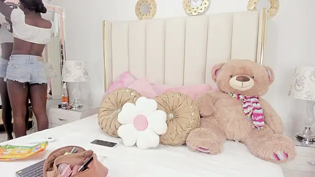 evangelin ts online show from 12-15-25, 01:37