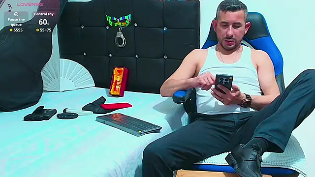 Yeol King online show from 11-12-25, 03:12