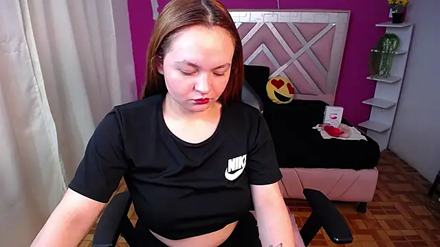 Snapshot of Naiara_Sex_ chatting on 01-02-25, 01:30 Naiara Sex online show from 01-02-25, 01:30