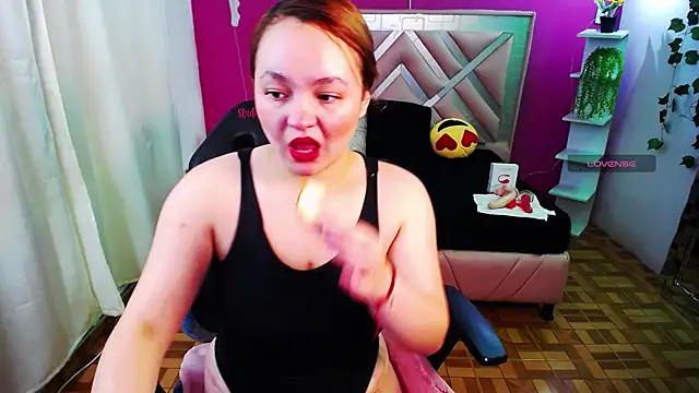 Snapshot of Naiara_Sex_ chatting on 01-10-25, 12:15 Naiara Sex online show from 01-10-25, 12:15