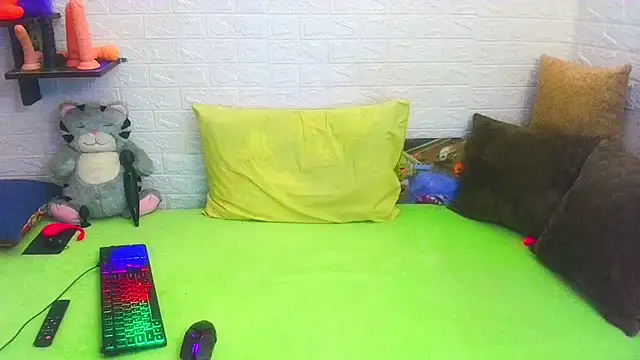 RedHousewife online show from 02-19-25, 11:14