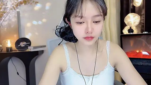 xiaodaibabyy online show from 02-01-25, 04:54