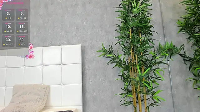 Snapshot of KatelynSparks chatting on 01-24-25, 09:39 KatelynSparks online show from 01-24-25, 09:39