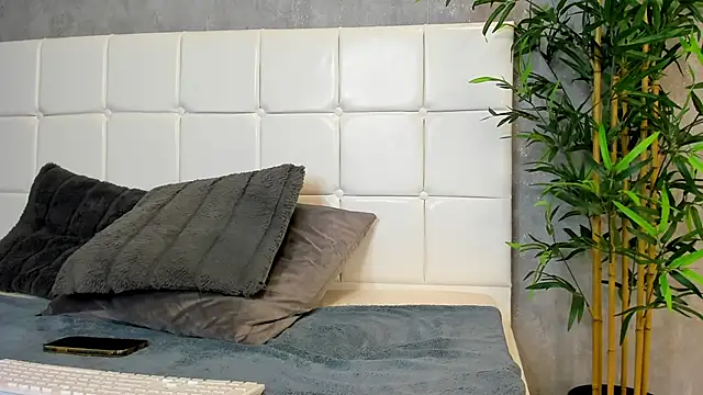 Snapshot of KatelynSparks chatting on 03-15-25, 12:34 KatelynSparks online show from 03-15-25, 12:34