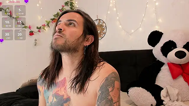 Snapshot of Carlasxdreams chatting on 10-06-25, 11:35 Carlasxdreams online show from 10-06-25, 11:35