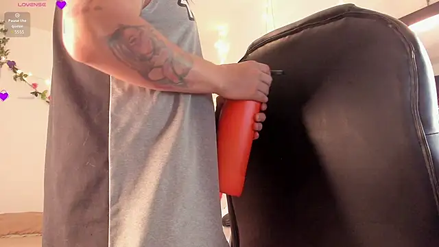 Snapshot of Carlasxdreams chatting on 11-02-25, 01:41 Carlasxdreams online show from 11-02-25, 01:41