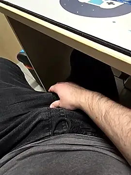 Snapshot of Ibag01 chatting on 03-03-25, 08:38 Ibag01 online show from 03-03-25, 08:38