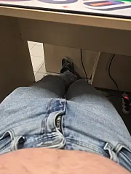 Snapshot of Ibag01 chatting on 12-15-25, 03:27 Ibag01 online show from 12-15-25, 03:27