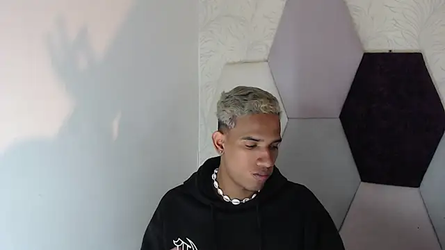 AbrahanBratz online show from 01-30-25, 02:58