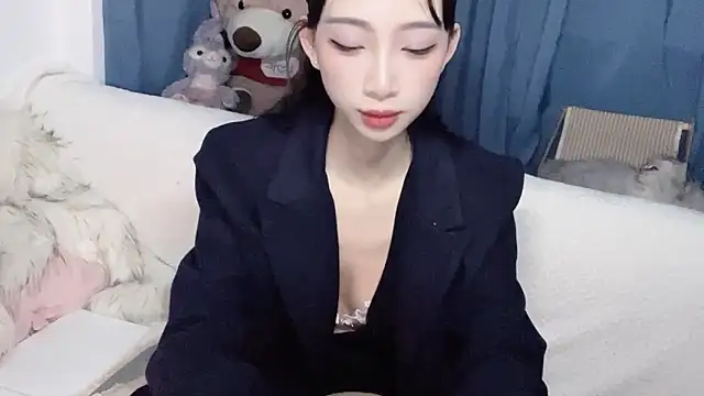 Lili-2 online show from 11-23-25, 04:18