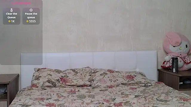 Snapshot of Betty_Blamee chatting on 10-13-25, 09:09 Betty Blamee online show from 10-13-25, 09:09