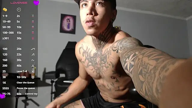 Snapshot of Nickhot0609 chatting on 12-30-24, 10:12 Nickhot0609 online show from 12-30-24, 10:12