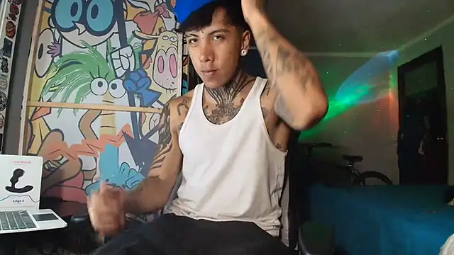 Snapshot of Nickhot0609 chatting on 09-13-25, 03:06 Nickhot0609 online show from 09-13-25, 03:06