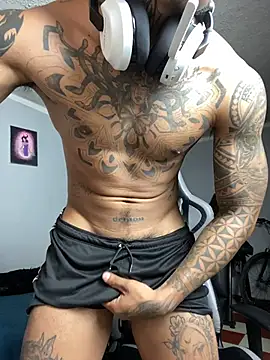 Snapshot of Nickhot0609 chatting on 11-11-25, 07:47 Nickhot0609 online show from 11-11-25, 07:47